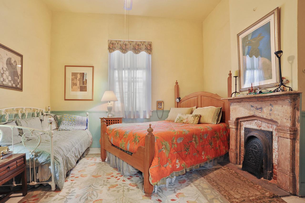 La Dauphine Bed And Breakfast New Orleans Bagian luar foto